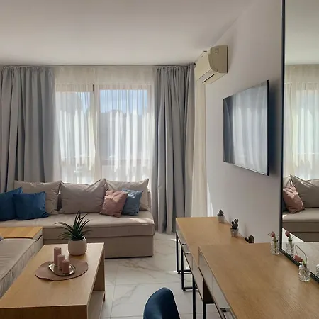 Apartment Sirena First Line - сирена на първа линия *