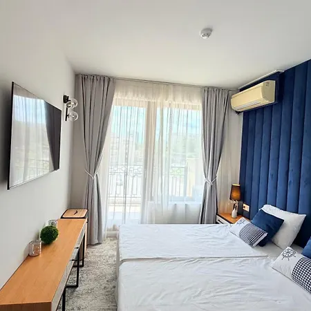 Apartment Sirena First Line - сирена на първа линия Golden Sands