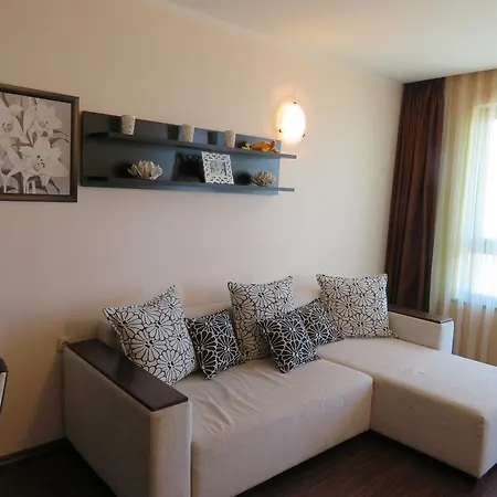 Apartment Sirena First Line - сирена на първа линия Golden Sands